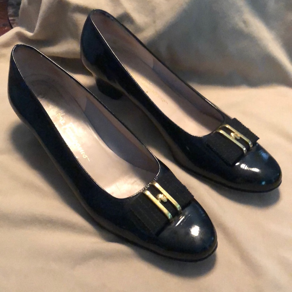 Ferragamo pumps size 10